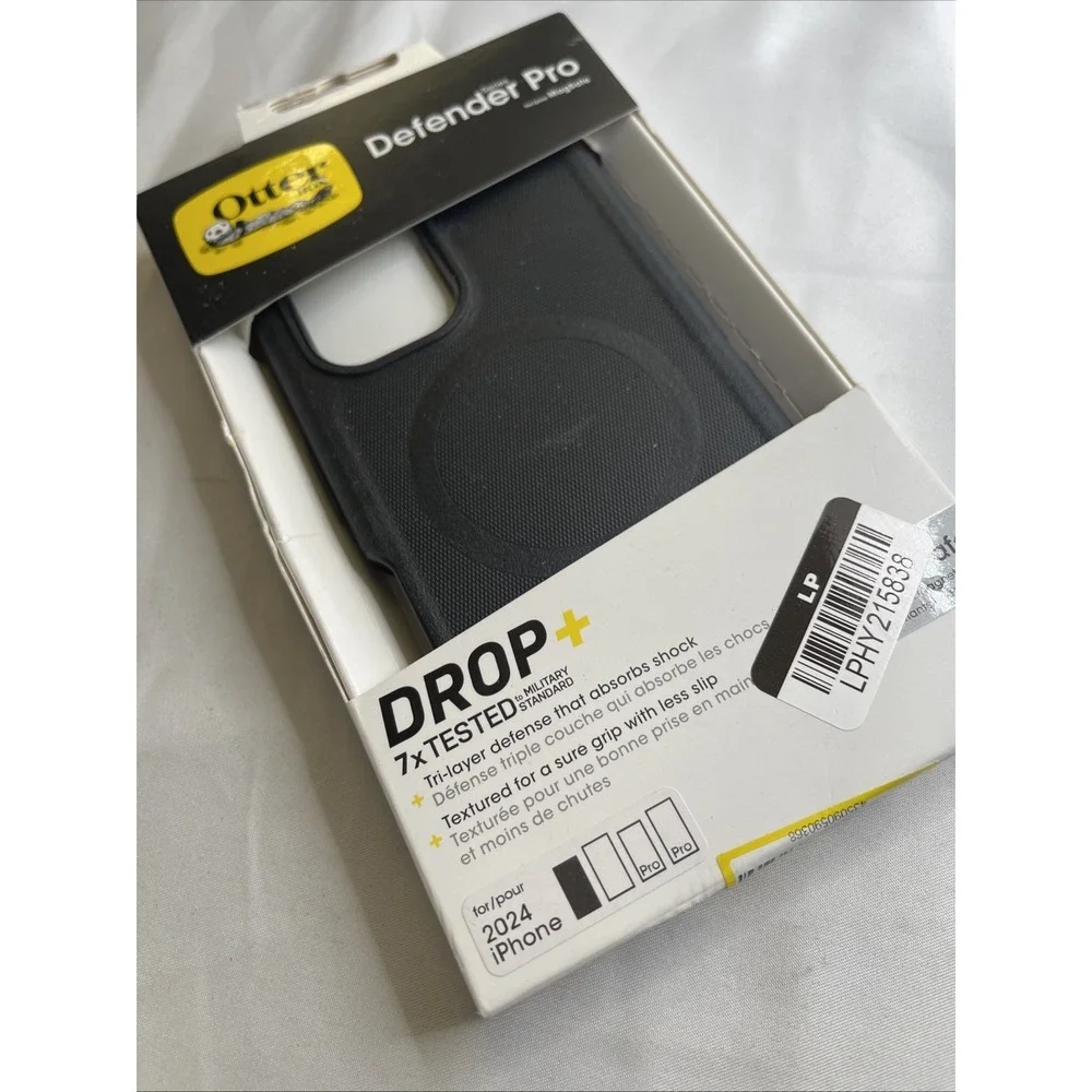 OTTERBOX Defender PRO Phone 2024 16 MagSafe Black Drop Tested 7x Case NEW
